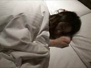 公司刚来的客服部漂亮实习生,被领导灌醉后带到酒店抽插了