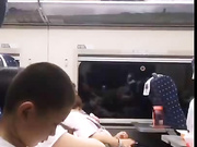 6 28日主播兰轩儿高铁厕所直播道具自慰 被官方发现就义了