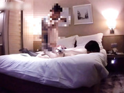 超白嫩少妇SM调教被操得说“里面好涨”1080P高清完整版