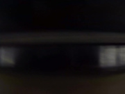 超市里边玩手机边挑点心的风骚丁字裤美少妇