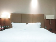 小宝寻花大神带你找外围深喉口交喜欢骑乘