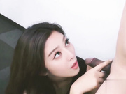 【AI巨星性体验】范冰冰 办公室黑丝跪舔骑乘