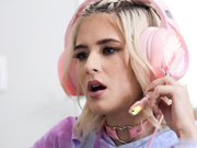 室友丹尼做任何事，只要他鸡巴插穴菊花非常给力