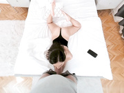 床上的不速之客大鸡巴不断高潮深插白浆深入