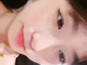 美少女酒店激情自慰粗大假屌磨蹭抽插