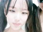 00后少女人不大逼逼超紧鸡巴男侧入操的哇哇叫