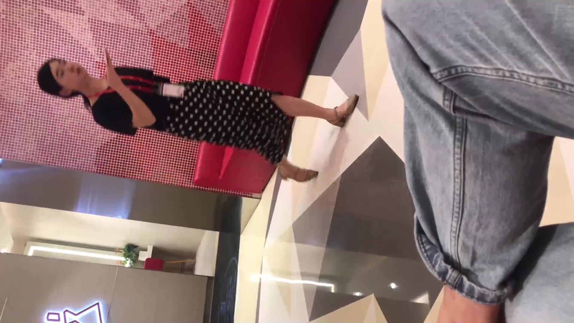 國內廁拍大神商場尾隨妹子進入公共女廁偷拍 顏值得蠻高的其中有幾個嫩穴非常不錯 1080P高清原版