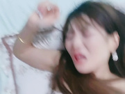 非常骚的小女人给大哥深喉大鸡巴舔蛋蛋，主动上位求草