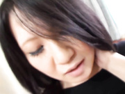 性感的日本18岁女孩喜欢火辣的性爱和体内射精