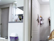 精品推薦 居家攝像頭黑客破解拍攝到的大奶孕婦洗澡全過程 720P高清原版