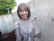 [SUN-094] 立ちション女子散歩 スレンダー美女が立ったままこっそり野ション出来るようになるまでの放尿記録 - 2of5