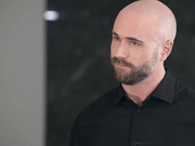 伊丽莎·伊瓦拉诱惑吉尔·卡西迪在除夕夜三人行