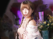 欲女约拍用若隐若现的小穴勾引新人摄影师