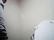 某大型商場公共坐廁連續拍攝到的一波又一波的年輕氣質美眉如廁噓噓 形態各異姿勢看得讓人欲火焚身 720P原版高清