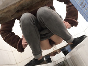 國內某院校公共女廁拍攝到的各式學妹如廁噓噓 貌似顏值得蠻高還未開苞 720P高清完整版