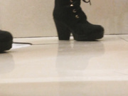 某寫字樓公共女廁全景拍攝到的各式美女少婦如廁 有個高跟鞋清純妹子陰唇蠻大的 1080P原版高清