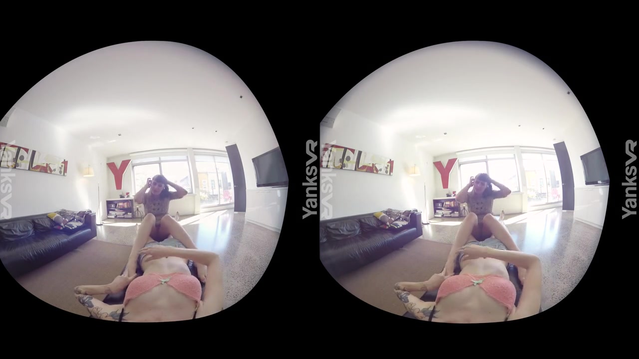 Marina & Charlotte Mutual Orgasm VR