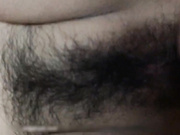 刚结婚的一对新婚小夫妻蜜月旅行家居自拍外泄！女主不论是身材还是脸蛋,都堪称是S级极品,蜂腰巨乳！