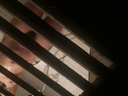 精品推薦 出租屋門下縫隙拍攝到大奶年輕美女沐浴更衣 豐滿雪白大奶看得讓人欲火焚身 1080P原版高清