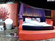 情趣酒店豪華大房拍攝到的大肚腩胖哥和情人開房愛愛 主動吃雞巴騎乘後入幹得嗷嗷直叫 1080P高清