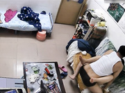 居家攝像頭黑客破解拍攝到的中年夫妻客廳裏掀起睡衣啪啪過性生活 貌似很爽啊 720P原版高清