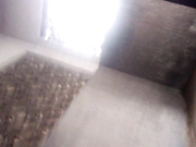 某縣城市場旁邊公共旱廁拍攝到的很有韻味的豐滿黑絲少婦如廁 貌似被發現了～1080P高清