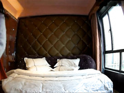 星級酒店拍攝到的學院派高顏值性感長腿短裙美女小三和中年男老板開房愛愛 特意穿著情趣黑絲裝挑戰高難度姿勢足足幹了兩炮 720P高清