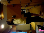 未公開流出作品-女拍客暗藏高清錄像機偸拍大眾洗浴中心女更衣室內部場面 好多年輕妹子渾圓美臀性感陰毛絕對刺激 1080P高清原版