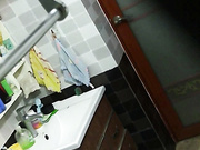 合租房偷拍洗澡