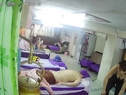 七月最新流出-某養生館美容院攝像頭破解拍攝到的美女少婦體驗各種服務 幾個顏值蠻不錯的 1080P高清