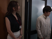 [WAAA-499] 内見中の幸せカップルち●ぽをむっちり肉体デカ尻デカ乳で即ズボ中出しに持ち込む 寝取り性癖不動産レディ 佐山愛 【破解】 - 1of5