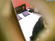 主題酒店稀有房拍攝到的逼毛只有幾根根的E杯大奶人妻偷情私會情人 互舔互插愛撫各種姿勢幹得淫水四溢 表情淫蕩 露臉高清