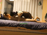 老公出差的留守饑渴美少婦居家偷情私會帥氣小夥情人 沙發上吹舔玩弄各種姿勢 太騷了 完美露臉 國語720P高清