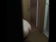 精品推薦 爬窗偷拍高顏值美眉洗完香香擦試身子 雪白肌膚堅挺美乳看得讓人欲火焚身 1080P高清原檔