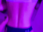 年轻人真会玩 开氛围灯玩变装只为男友操得更凶猛