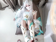 雪糕妹妹-穿着COSE装被哥哥按在地上狂操，只见我穿着cose装，我将哥哥的内裤脱下，哥哥的肉棒直接竖了起来