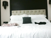 小伙酒店3000约炮刚出道BB粉嫩的小美女❤️又抠又操的直接弄到她受不了了