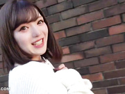 【第一眼惊为天人像萝拉一样美的混血萝莉】 20岁超嫩的【真蝴蝶嫩逼】大眼漂亮极了，内射第一炮