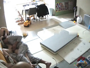 黑客破解家庭网络摄像头偷拍❤️饥渴小叔趁着家里没人把嫂子扑倒在沙发上抠穴干一炮