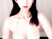 【菲菲大蝴蝶】顶级身材奶子狂甩 肥硕大蝴蝶逼坐骑大屌淫水爆浆