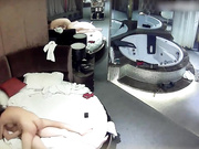 豪华套房主题酒店偷拍-胸大漂亮的美女被猥琐男用情趣道具搞的欲死欲仙,受不了了主动骑在男的身上要,太激烈了!