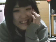 寂寞的妹子一个人太无聊只好自慰来发泄性