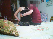 一个更比一个白，国产情侣的贴面冲撞