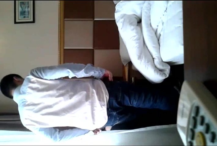 东北逃课系列之奶子非常坚挺的高校女神级美女宾馆开房,  样貌比有些明星还要漂亮,高潮全在对话上,国语！