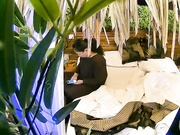 精品小旅馆绿叶房偷拍喜欢舔逼的光头佬和丰满情人啪啪也没搞搞多久看他气喘吁吁的