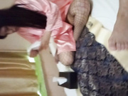 同城交友软件上认识的性感美女少妇聊熟后约出来和朋友一起玩3P,刚操一会就害羞的要求换个人试试.国语无水印!