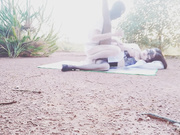 真大胆,网红美女为出名邀请网友到乡下田间啪啪,性感黑丝短裙真诱惑,担心被农民伯伯听见,狠狠爆操也不敢大叫!