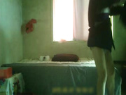 耳聋眼花一大把年纪秃顶老大爷简陋房嫖妓玩3P开局先吃奶女上位啪啪干完一个换另一个大爷很勇猛啊对白有意思