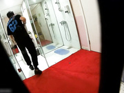 高价购得名门夜宴极品女神级性感模特酒店拍摄封面广告卫生间换衣和洗澡时被工作人员偷装摄像机偷拍!