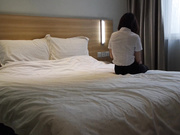 剧情演绎小酒店里被强奸，胶带捆绑强制内射